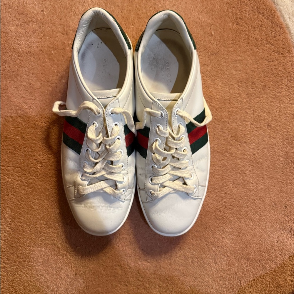 Gucci White and Green Leather Sneakers Sporty Design